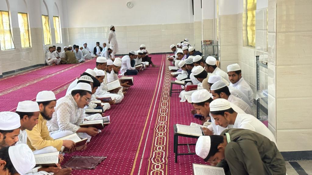 Daily Quran Reading and Memorising Class for Students under Instructor (Aalim)